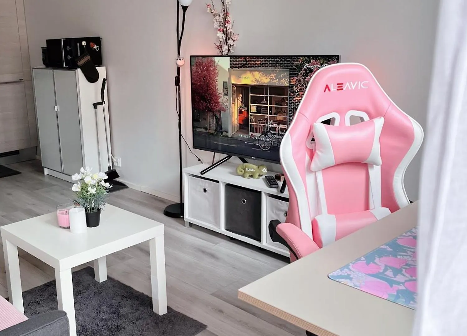 Lovely Home Next To The Metro Station And Shopping Malls - 16Mins To City Center, Convenient, Peaceful Helsinki Finland